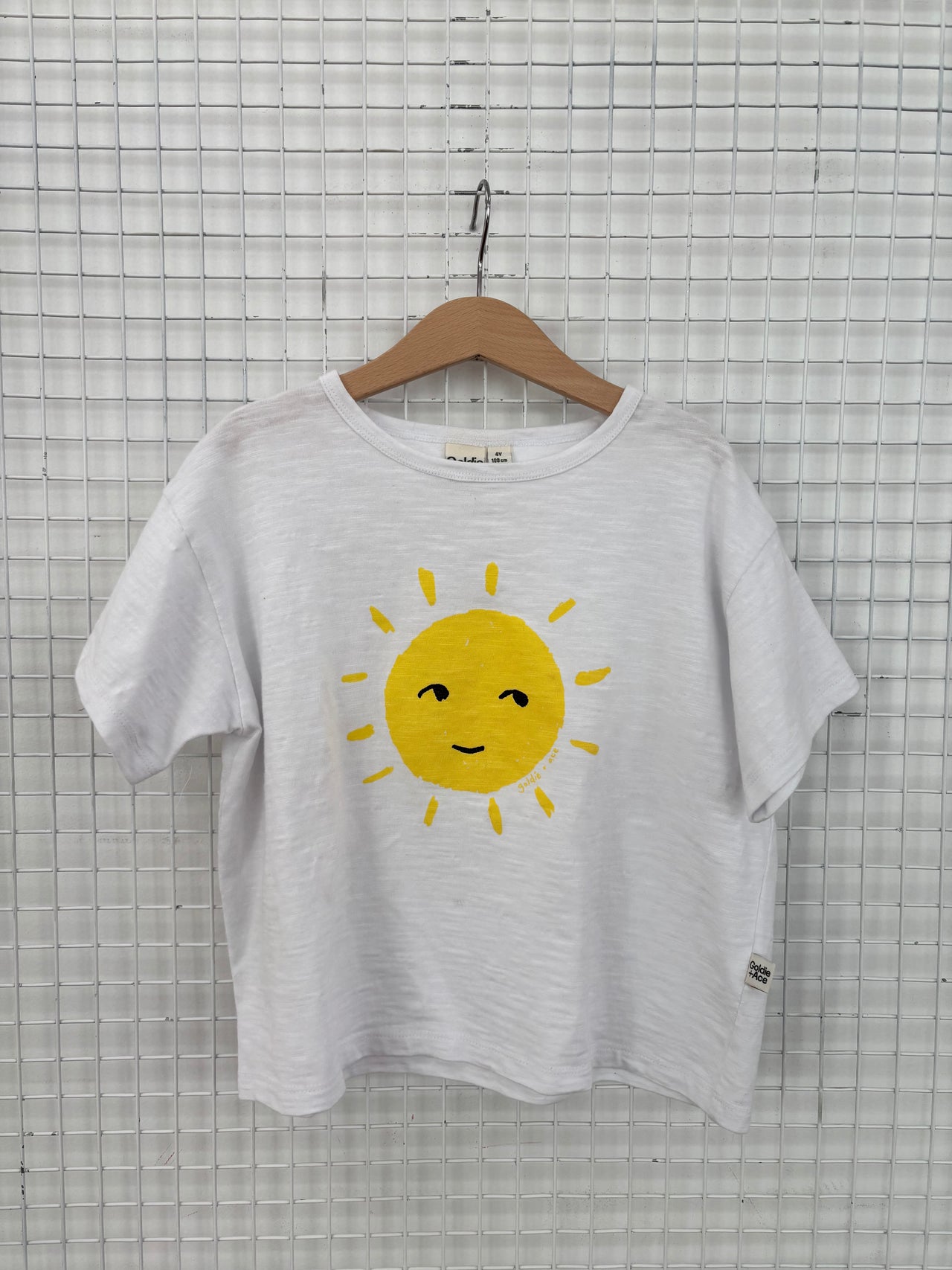 SUNSHINE T-SHIRT - 4Y (FAINT MARK ON FRONT)