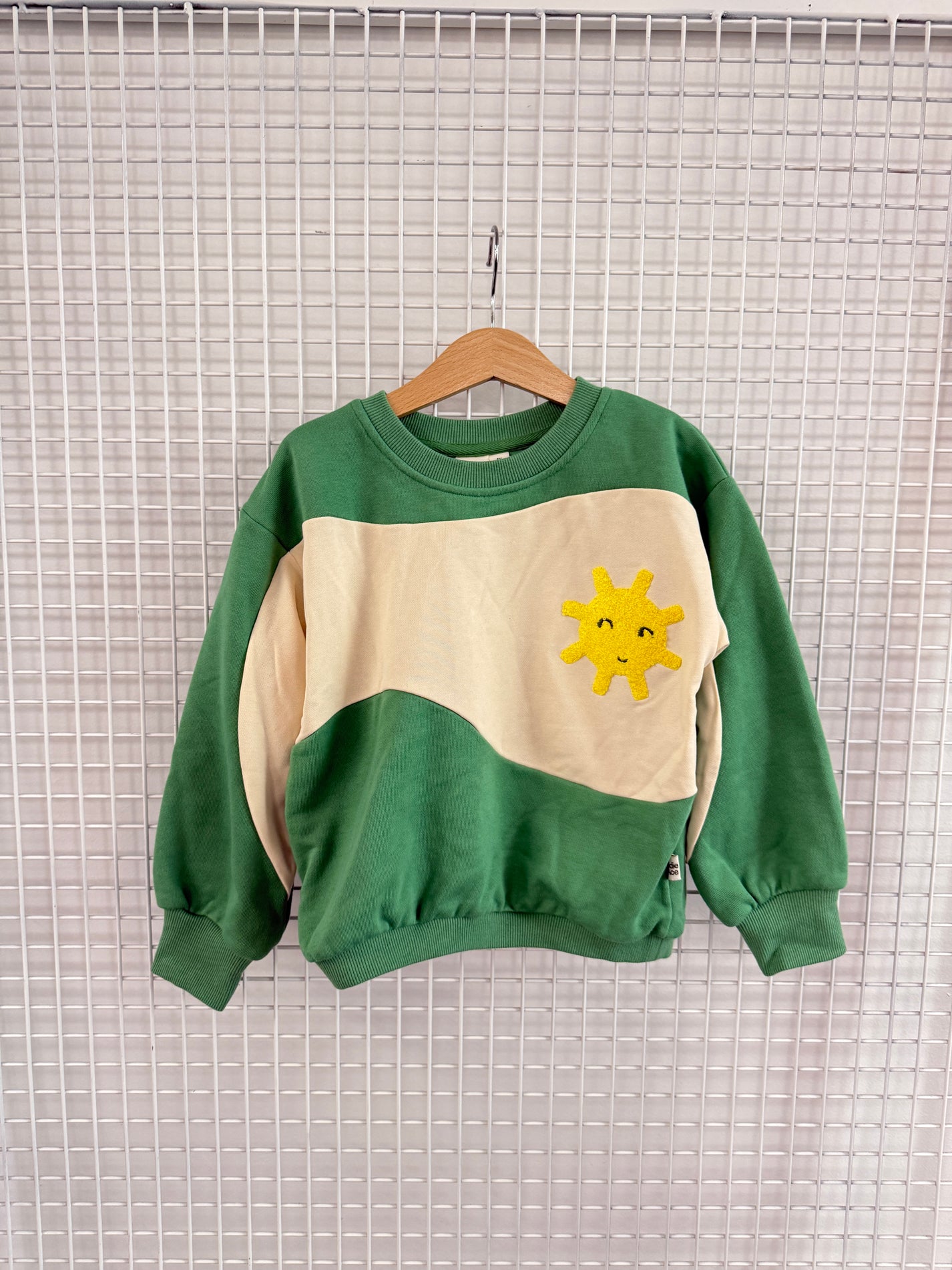 SUN JUMPER GREEN (FAULTY STITCHING)