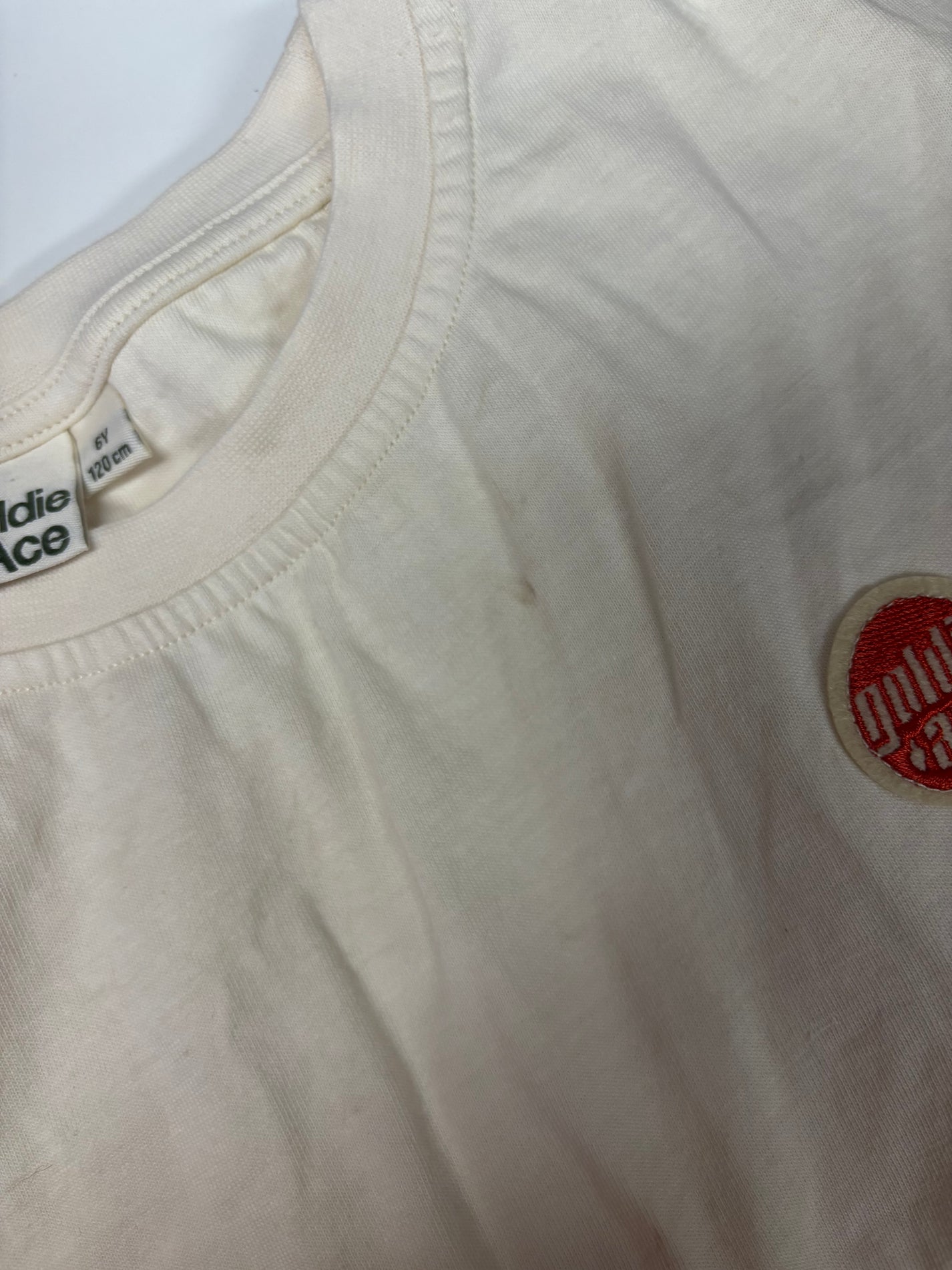 LOGO T-SHIRT CREAM 6Y (MARKS ON FRONT + BACK)