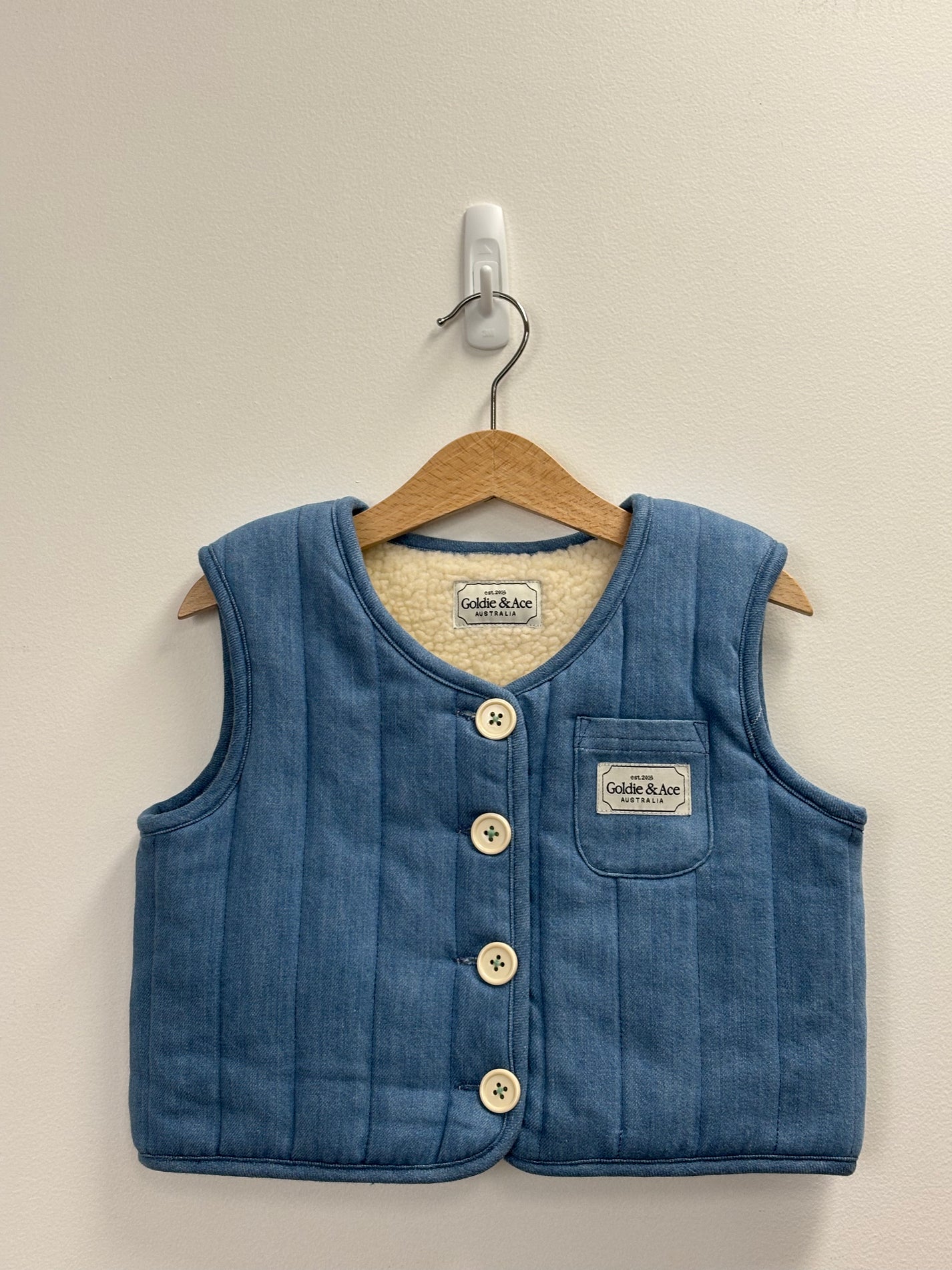 REVERSIBLE CHAMBRAY BUTTON VEST