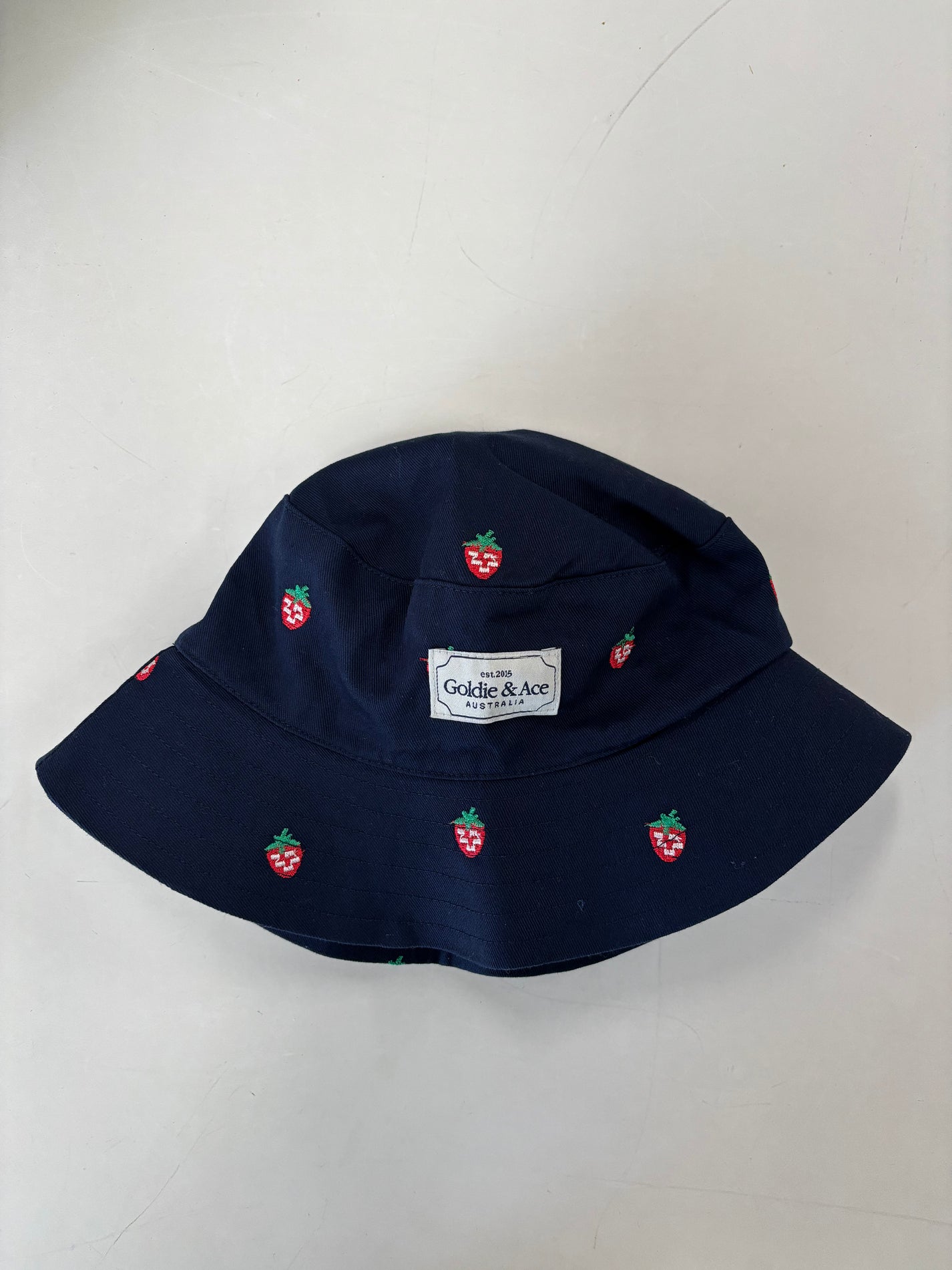 MINI STRAWBERRY EMBROIDERED BUCKET HAT
