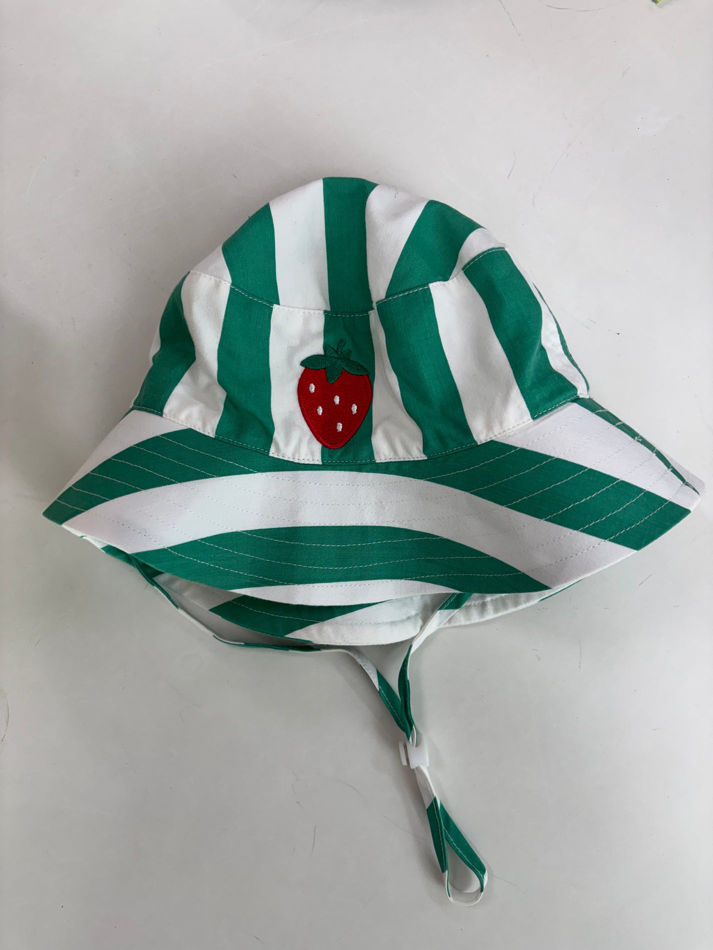 GREEN/WHITE STRIPE STRAWBERRY BUCKET HAT - 2-5Y