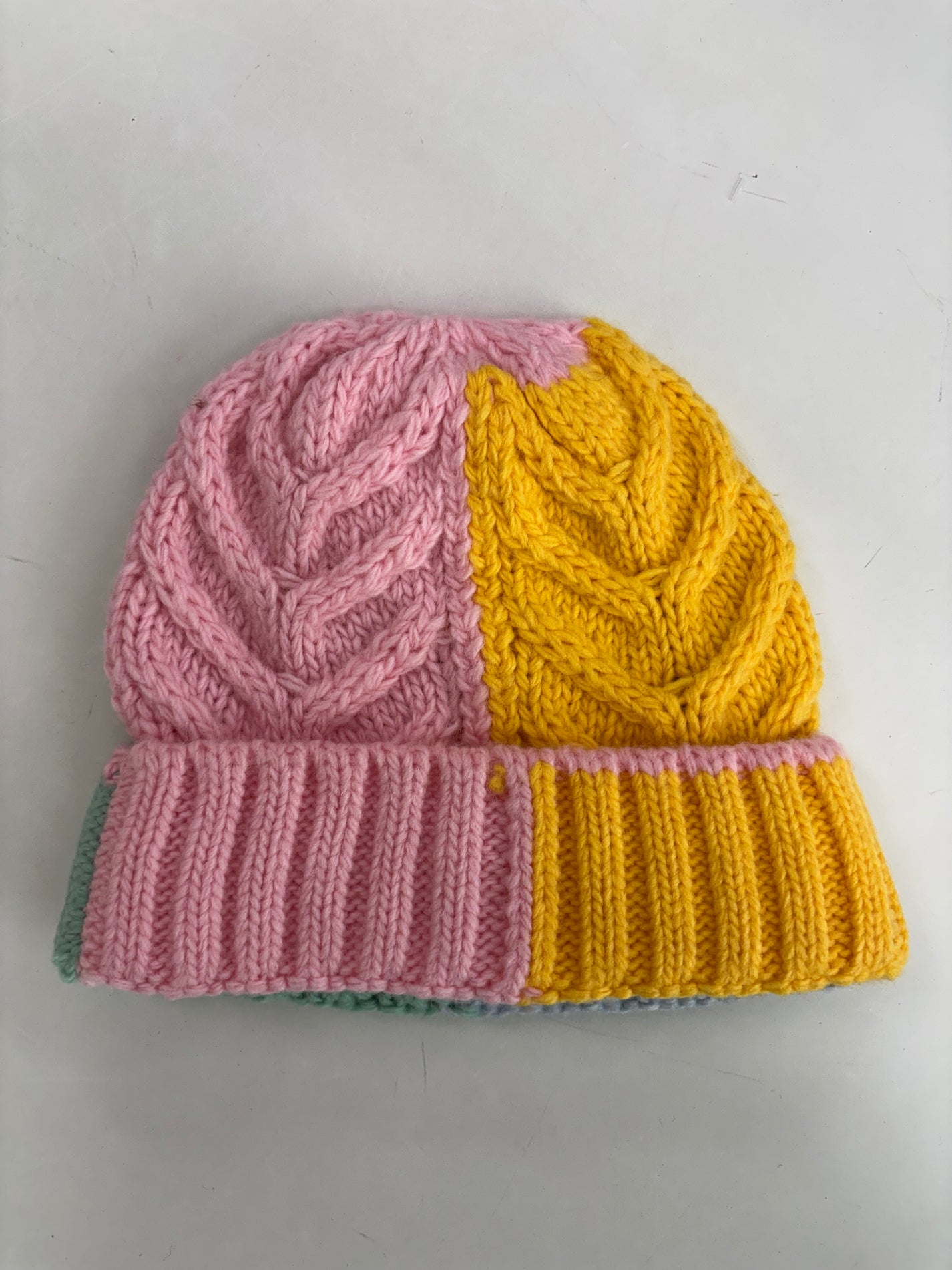 CABLE KNIT BEANIE BLUE/GREEN/PINK/YELLOW - 3-6Y