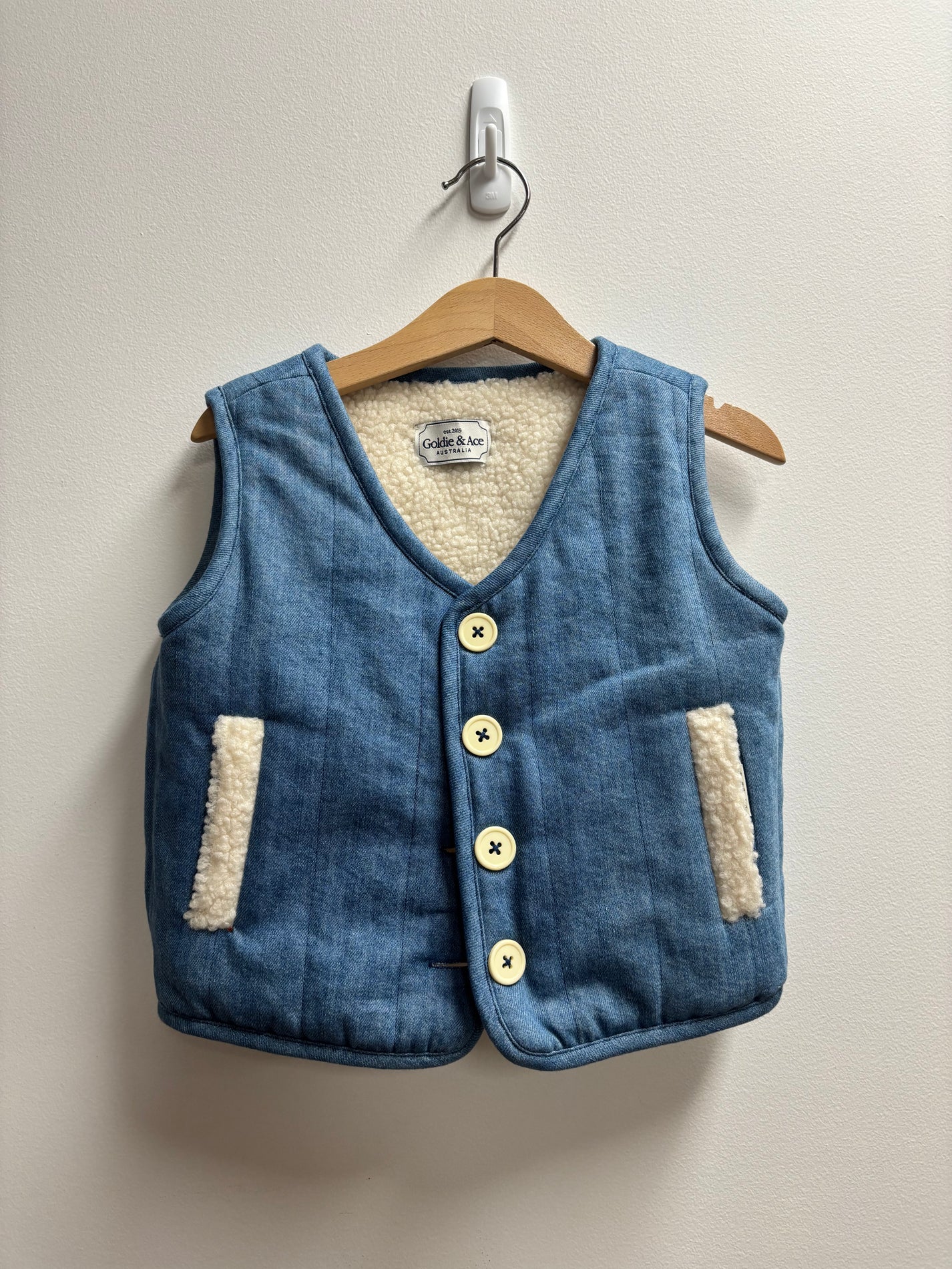 SHERPA REVERSIBLE VEST - 2Y